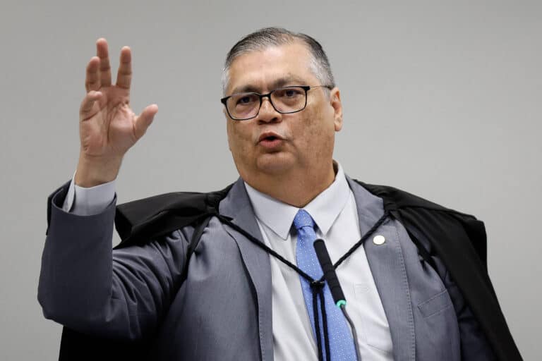 Flavio Dino Rules Foreign Laws Hold No Automatic Power in Brazil