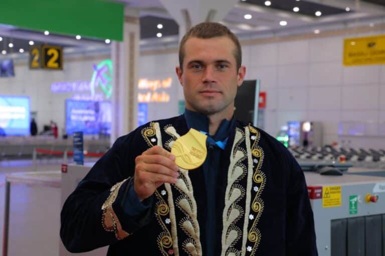 Узбекистанский каноист Артур Гулиев выиграл золото на ЧМ
