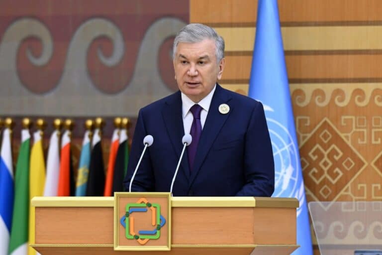 Мирзиёев выступил за транзитные гарантии для стран без выхода к морю