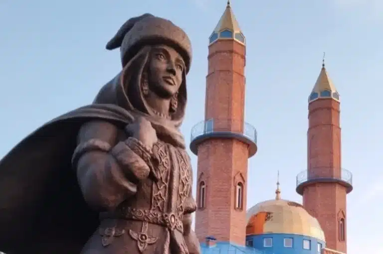 В Тобольске демонтировали памятник любимой жене хана Кучума