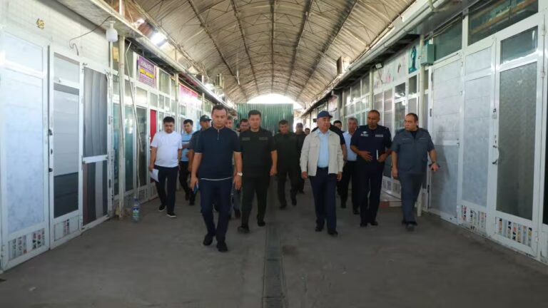 Ущерб от пожара на рынке «Уч Кахрамон» оценили в 74 млрд сумов