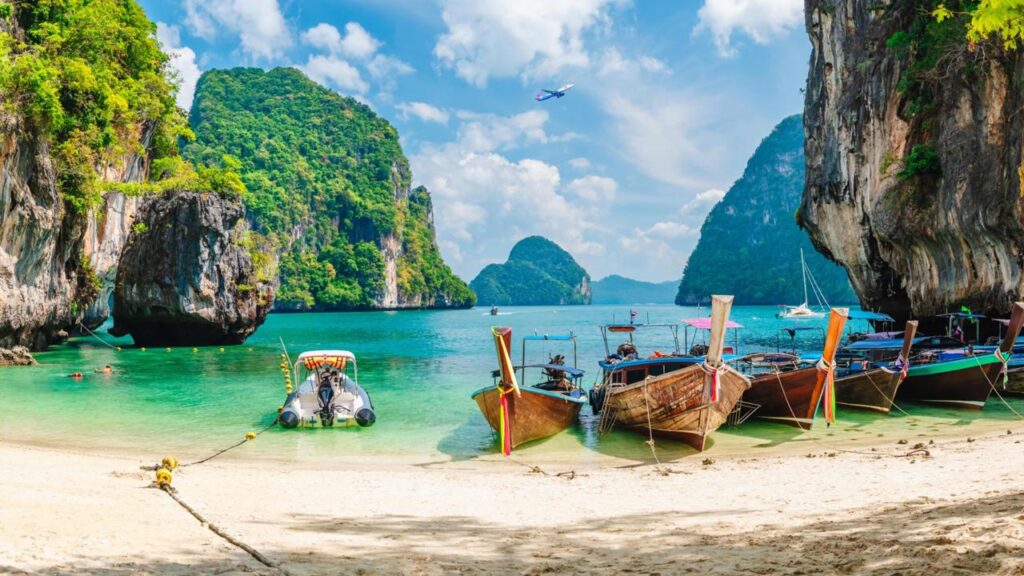 Centrum Air запускает регулярные рейсы на Пхукет с 3 октября