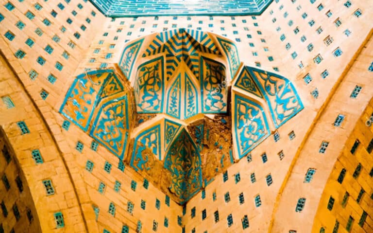 Autumn in Uzbekistan and Central Asia: How to Stay Healthy and Protect Yourself from Flu and Cold While Traveling