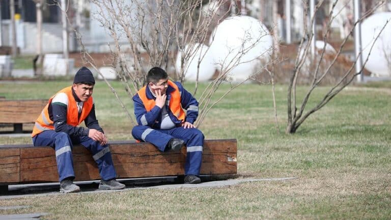 Peterburg va Leningrad viloyatida migrantlar uchun patent narxi oshiriladi
