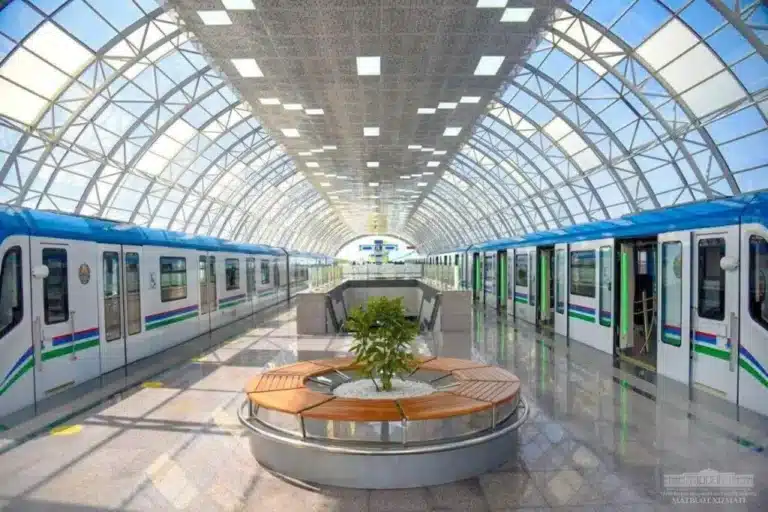 Метро Ташкента заменит кассиров на терминалы