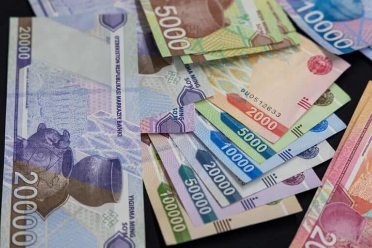 Ayrim ehtiyojmand oilalarga har oy moddiy yordam beriladi