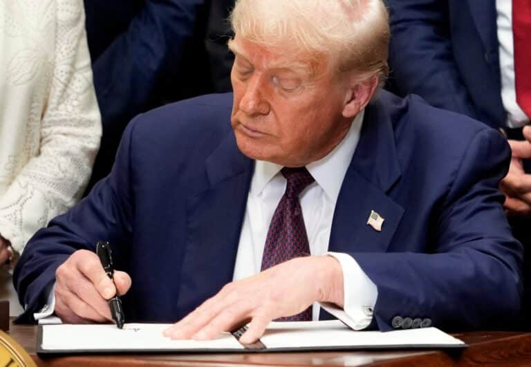 Трамп подписал указ о пошлинах. Для кого введут максимальные тарифы?