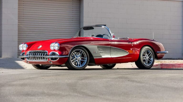 Noyob Chevrolet Corvette avtomobili Custom Monterey auksionida sotiladi