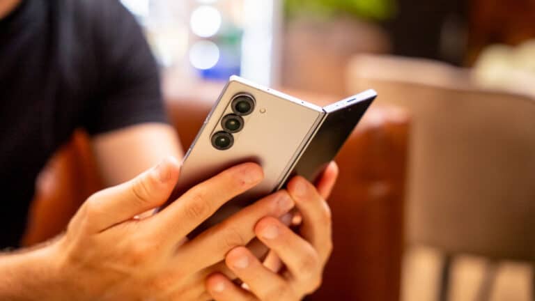 Samsung'ning qaysi qurilmalari One UI 8 testlarini boshladi
