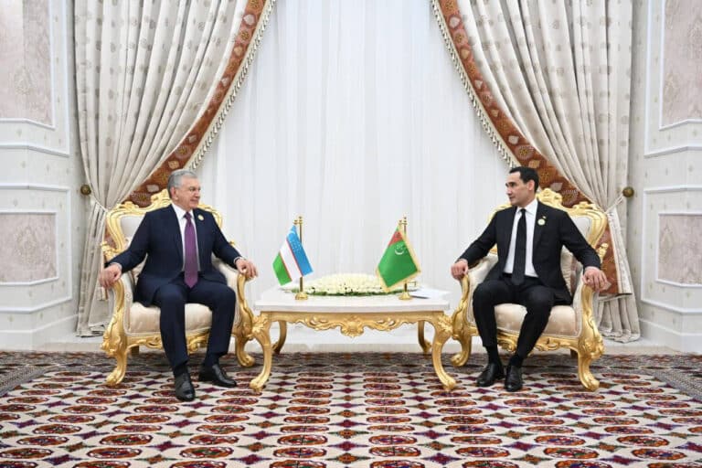 O‘zbekiston va Turkmaniston prezidentlari hamkorlik masalalarini muhokama qildi