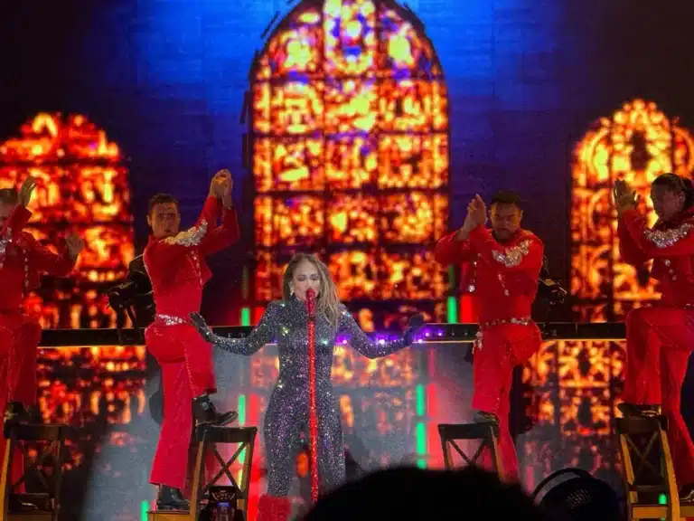 Olmaota yoki Toshkent: Jennifer Lopez konsertidan qaysi shahar koʻproq daromad oldi?