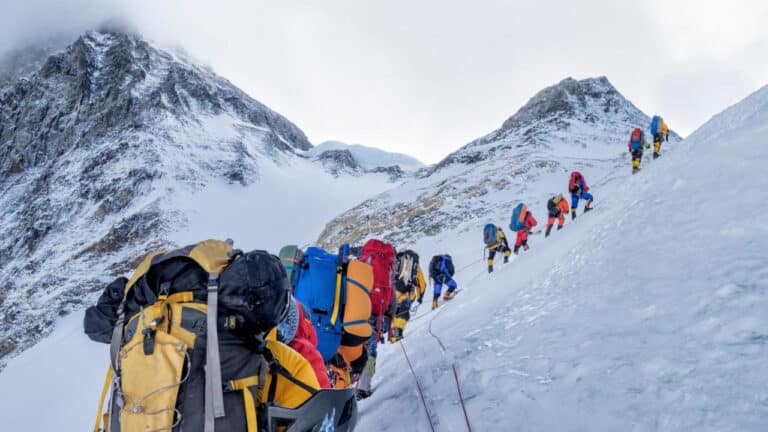 Nepal 97 tog‘ni alpinistlar uchun bepul qildi