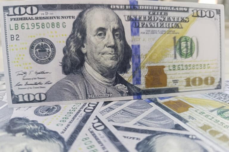 Dollar ketma-ket pasayishdan so‘ng o‘sdi