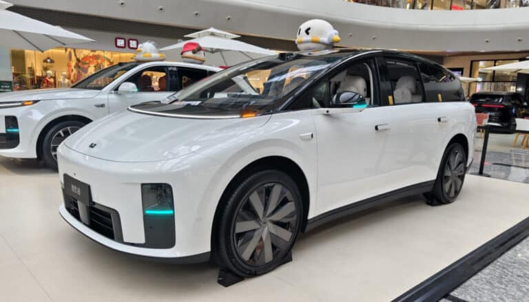 Li Auto i8 elektromobili qanday xususiyatlarga ega