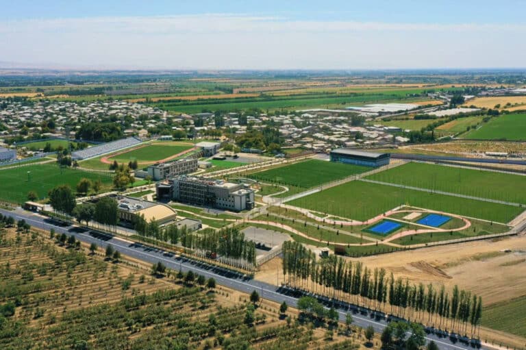 Toshkentda yangi futbol markazi ochildi