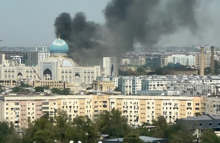 Пожар произошел в Центре исламской цивилизации — видео