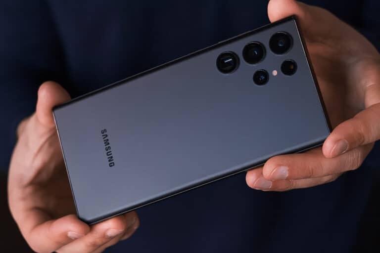 Galaxy S26: Samsung dunyodagi eng yupqa smartfonni ishlab chiqmoqda