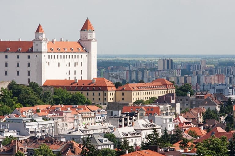 Slovakiyada ming yevrogacha maosh bilan ish o‘rinlari taklif qilinmoqda