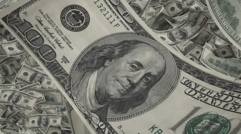 Hafta davomida dollar kursi yil boshidan beri rekord darajada pasaydi