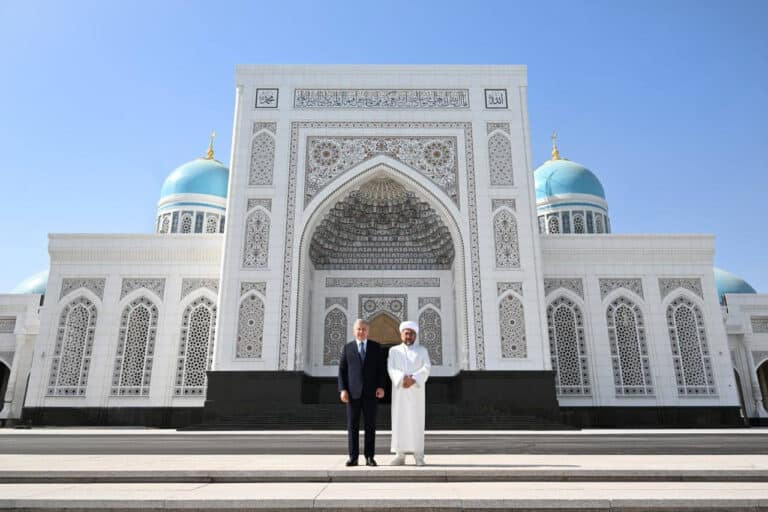 Prezident Samarqandda Imom Buxoriy majmuasi qurilishini ko‘zdan kechirdi