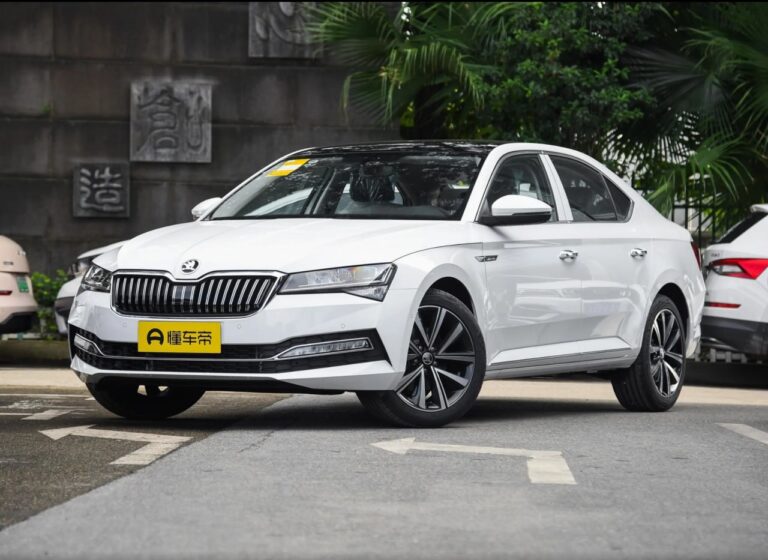 Skoda Superb 16,8 ming dollardan sotilmoqda