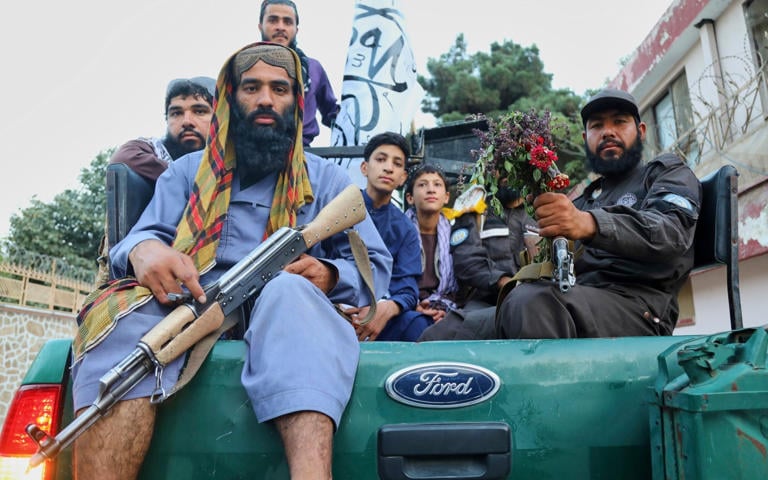 Taliban Unveils Five-Year Plan to Resettle Returning Refugees Amid Deportations