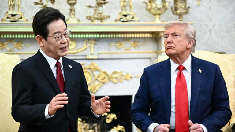 Trump Signals Interest in New Meeting with Kim Jong Un During Talks with South Korea’s Leader