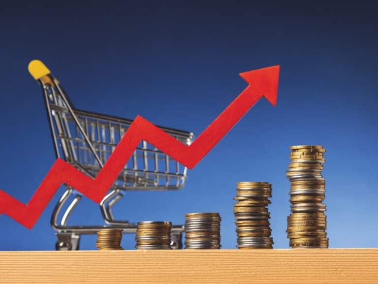 Организации торговли увеличили налоговые выплаты за год на 42%: что стоит за ростом