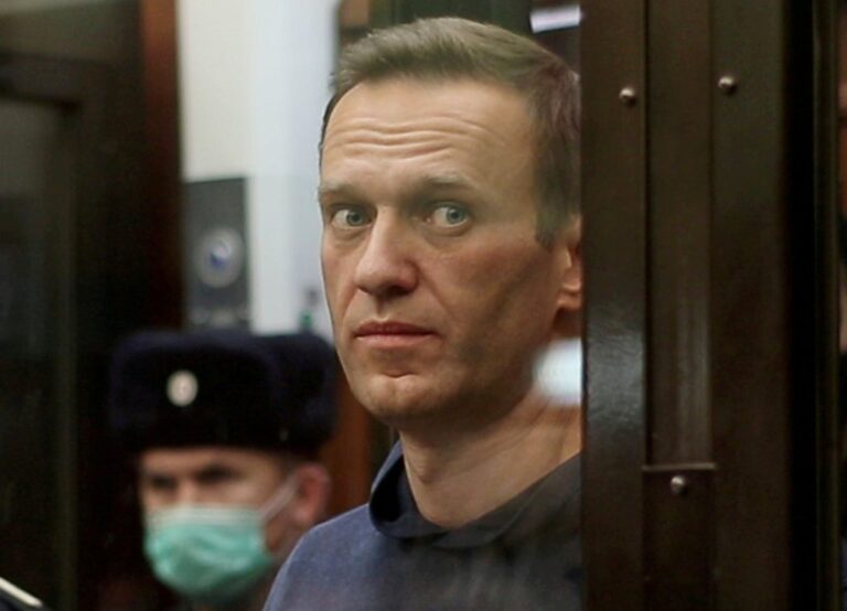 Yulia Navalnaya Says Foreign Tests Confirm Alexei Navalny Was Poisoned