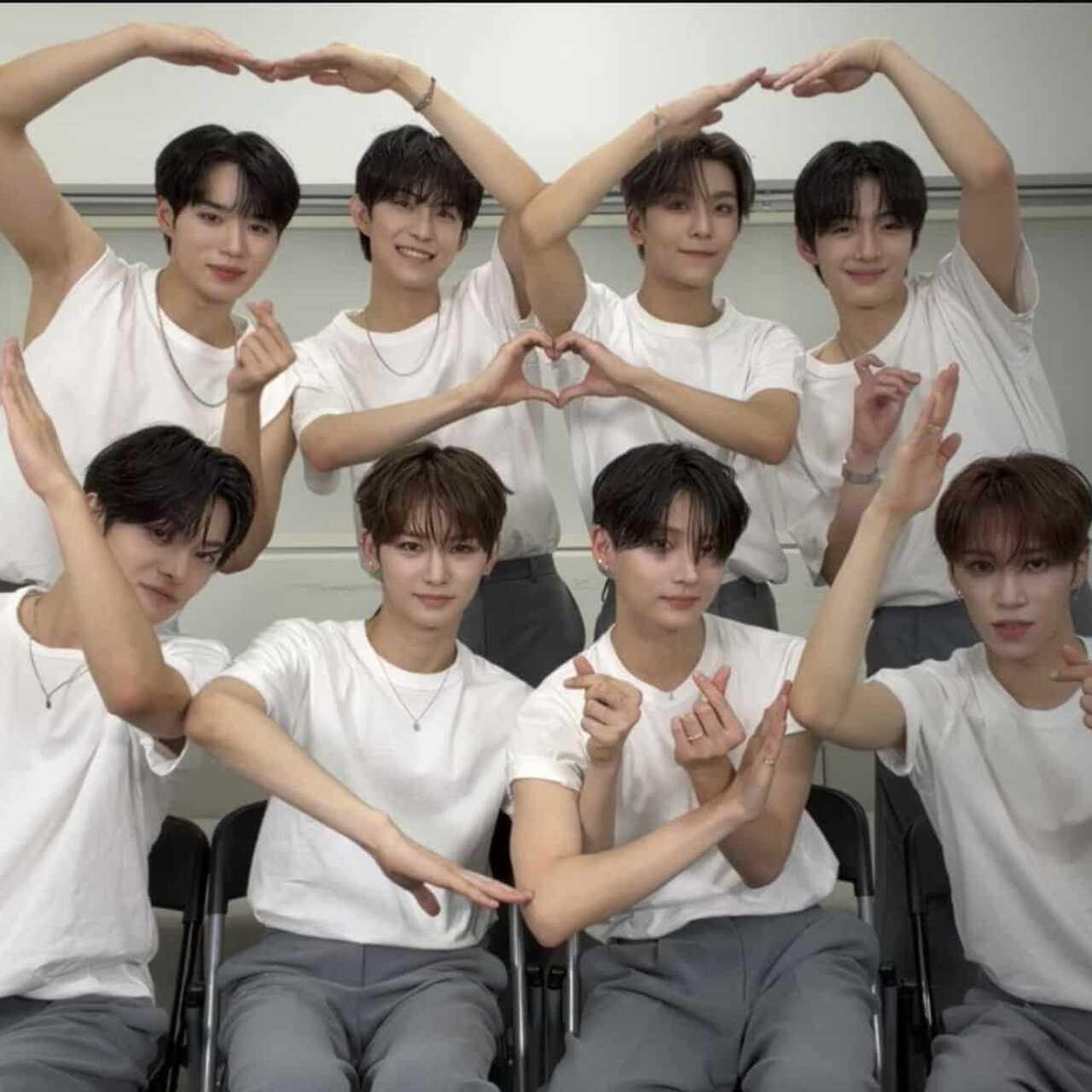 BOYS 2 PLANET リブ ?media_id=3654757353762809940