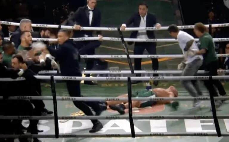 Легенду UFC нокаутировали во время потасовки на ринге