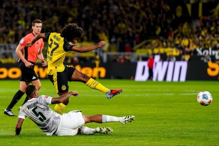 Bundesliga. «Borussiya Dortmund» oʻz uyida «Volfsburg»ni yengib, ikkinchi oʻringa koʻtarildi