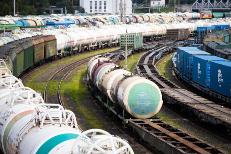 Система экспорт в три шага заработала на железной дороге РУз