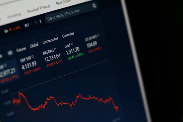 Фондовый рынок: акции «Хамкорбанка» выросли на 11,22%