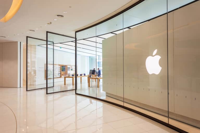 Сколько стоит привезти iPhone 17 из ОАЭ в Узбекистан: цены, пошлины, регистрация