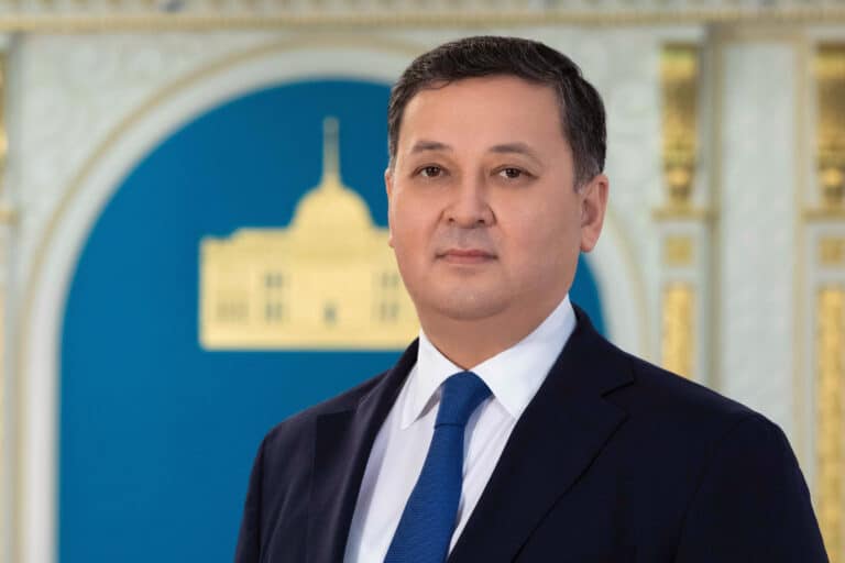 В Казахстане опровергли задержание главы МИД Мурата Нуртлеу