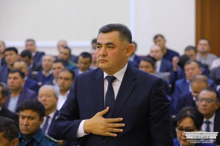 Хокима Намангана подозревается в получении взятки на $60 тыс.