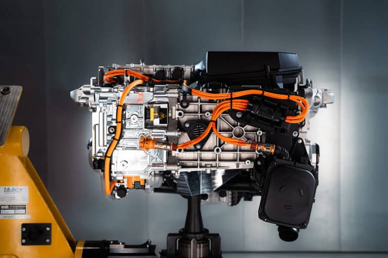 BMW vodorodli yangi motorini taqdim etdi
