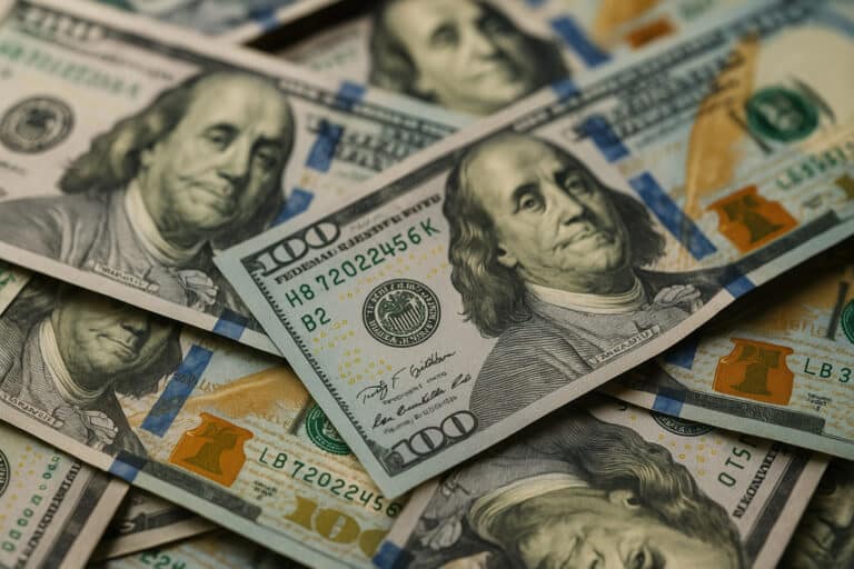Dam olish kunlari xorijiy valyutalarni qaysi banklarda ayirboshlash mumkin