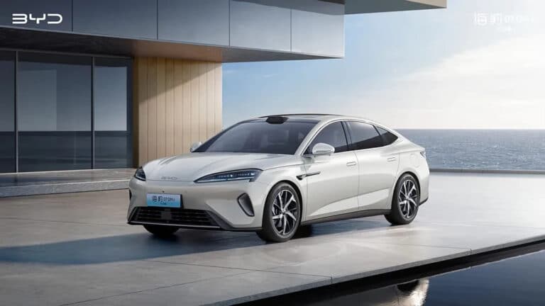 BYD 427 ot kuchiga ega yangi gibrid sedanini taqdim etdi