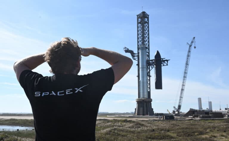 SpaceX EchoStar’dan $17 milliardlik spektr sotib oldi