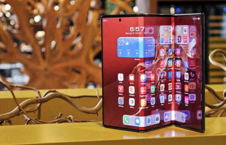 Samsung Galaxy Z TriFold oktabrda taqdim etiladi
