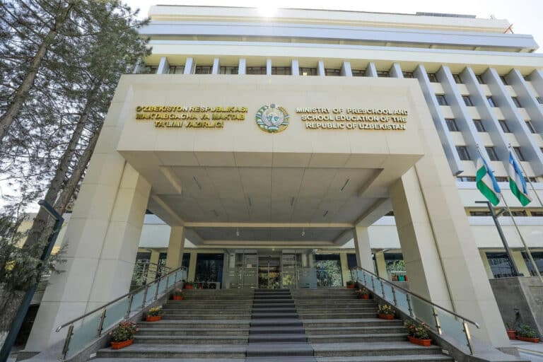 Maktab direktori lavozimi evaziga intim talab qilgan MMTV xodimi ishdan bo‘shatildi