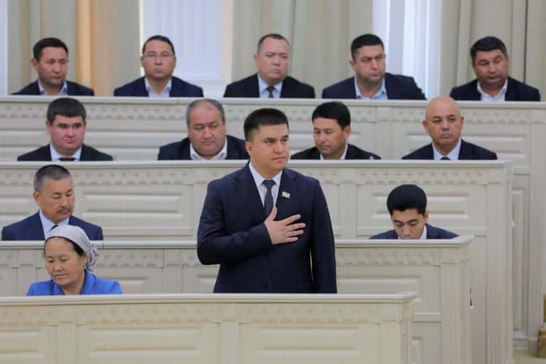 Radjapbay Nurazizov Jo‘qorg‘i Kenges Raisiga o‘rinbosar bo‘ldi