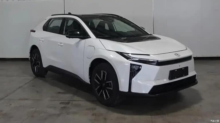 Toyota bZ4X elektromobili taqdim etildi