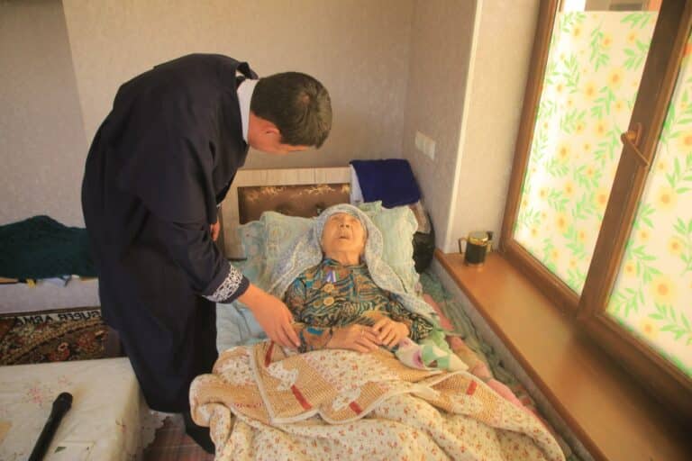 O‘zbekistonda 130 yoshli momoning tug‘ilganligi rasman tasdiqlandi