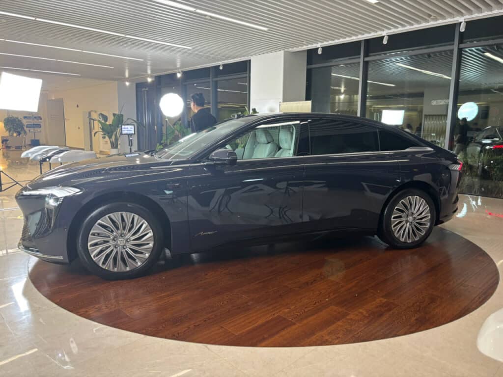Buick Electra L7 avtomobili