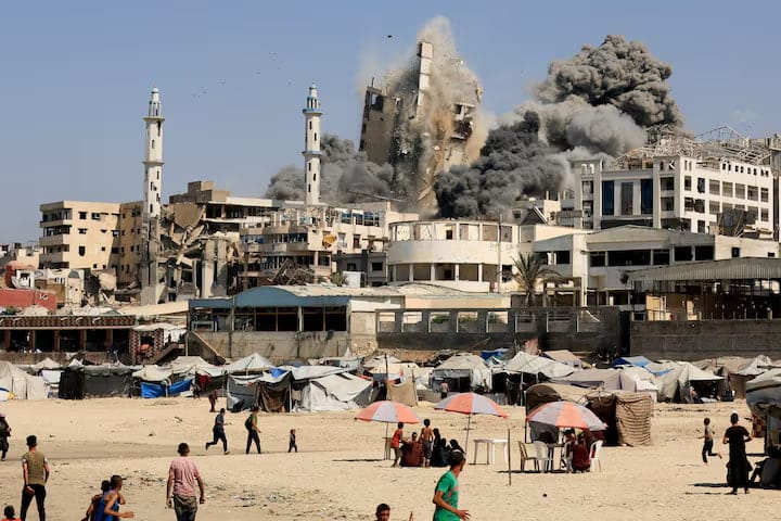 Israel Intensifies Gaza Offensive Amid Civilian Exodus and Genocide Allegations