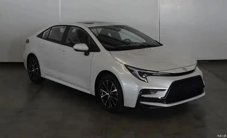 Yangi Toyota Levin avtomobilining suratlari e’lon qilindi