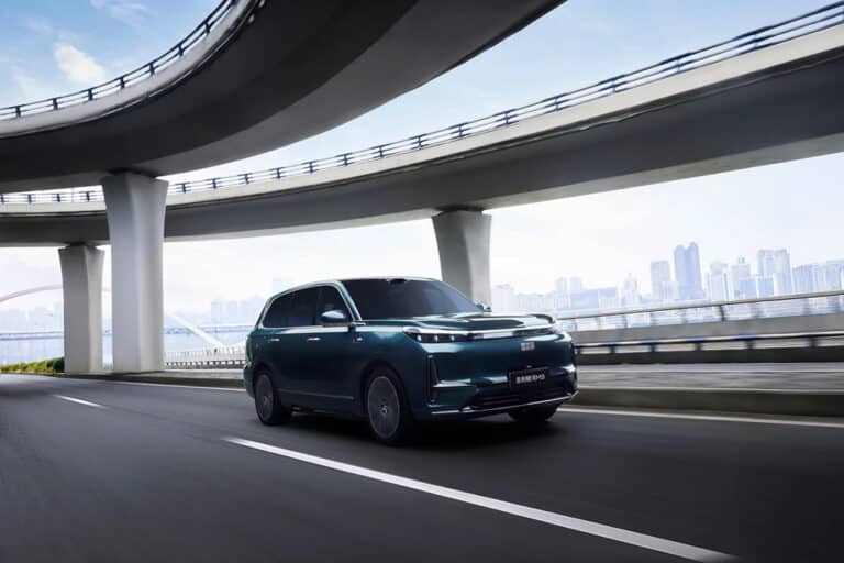 Xitoyda yangi Geely Galaxy M9 taqdim etildi — rasm, narx